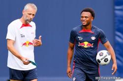 开云体育app-关于莱比锡红牛主教练盛赞球队防守,赛季前景看好的信息