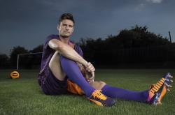 开云APP-范戴克铁闸镇海港，日本对阵马赛的战术博弈与关键时刻的领袖光芒