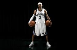 开云APP-武切维奇奥运前哨战封神，马刺式节奏掌控撕裂76人，关键接管定义领袖价值