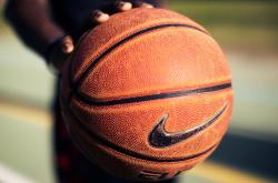 开云APP-ATP总决赛完胜年终总决赛，兹维列夫关键制胜背后的战术革命