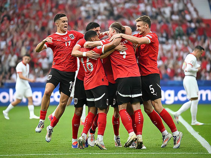 全明星阵容参加世界杯篮球赛，实力强劲