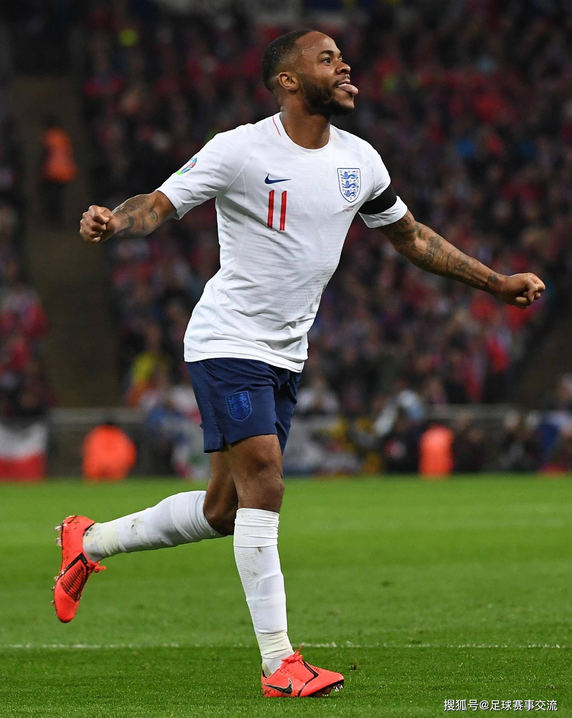 关于足球比赛中哪位球员表现最出色,值得称赞?的信息 关于足球比赛中哪位球员表现最出色,值得称赞?的信息