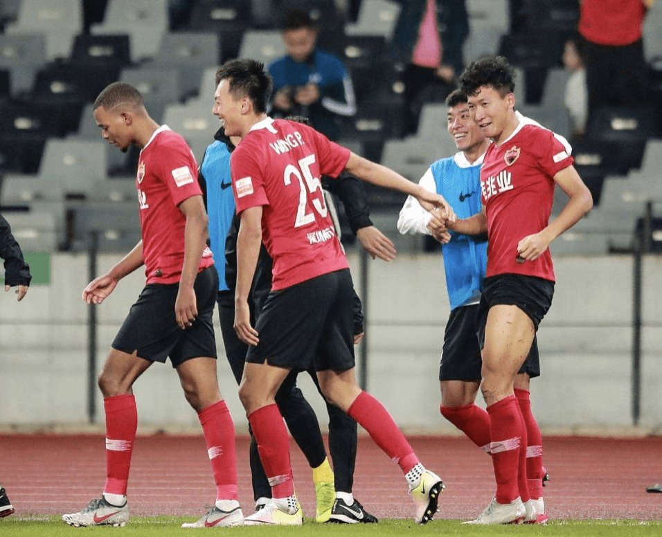 关于江苏苏宁逆转战胜深圳佳兆业，稳固前四位置的信息