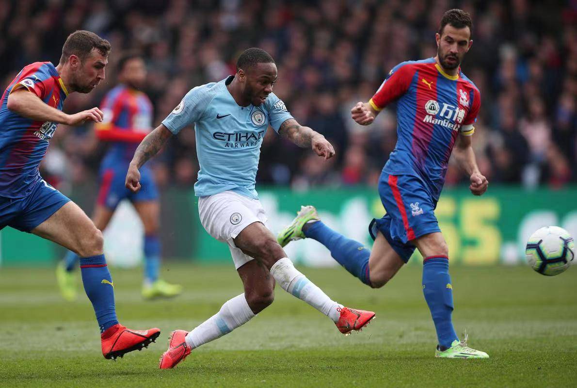 曼城主场横扫水晶宫，继续领跑