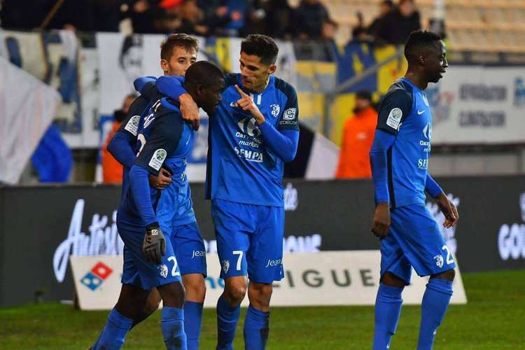 巴黎FC客场逼平对手，保持不败战绩的简单介绍