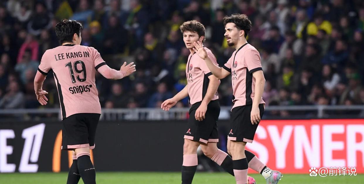 包含雷恩客场-战平南特，保持不败的词条