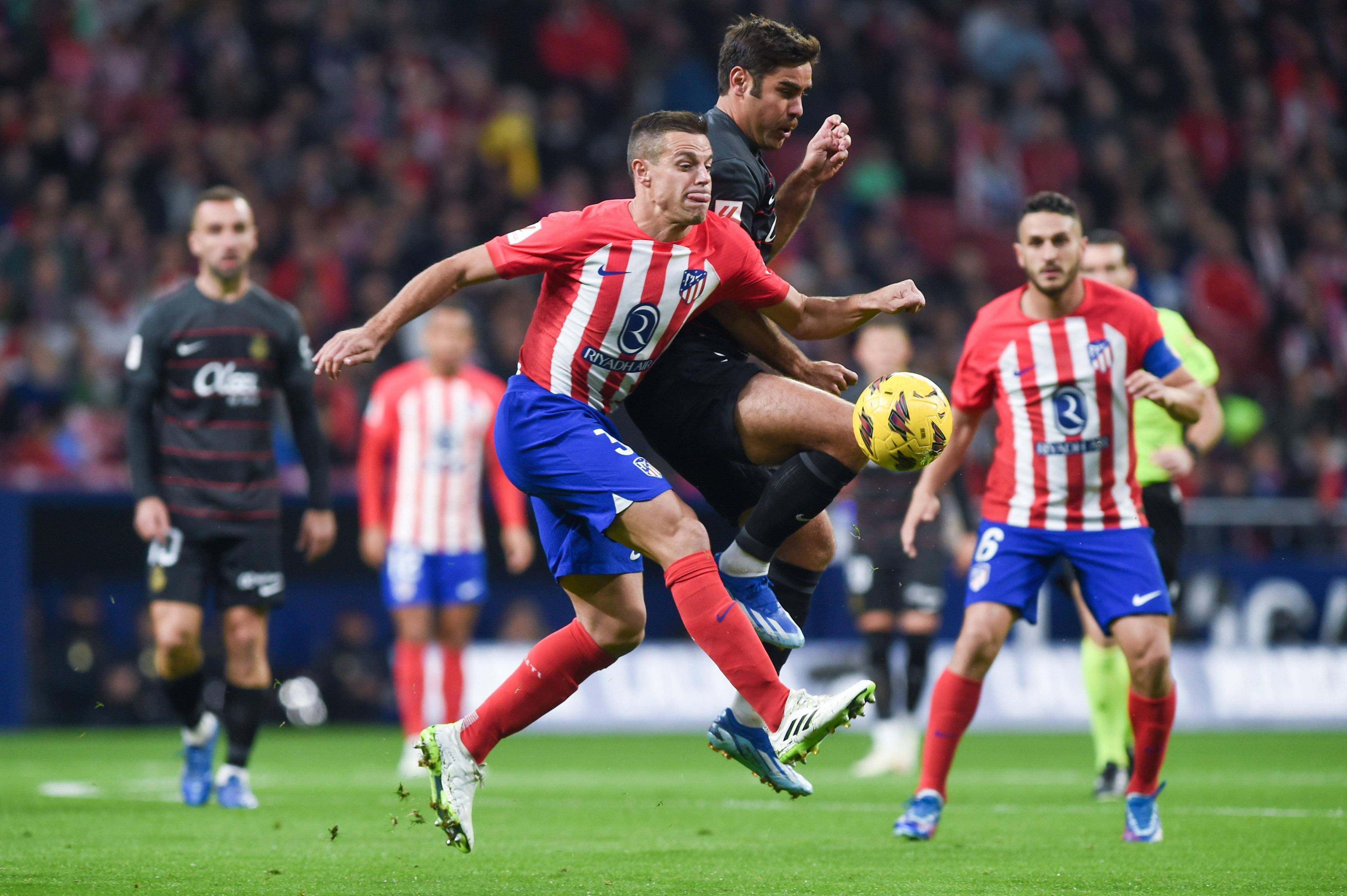 西甲联赛再迎强强对决，双方争夺胜利