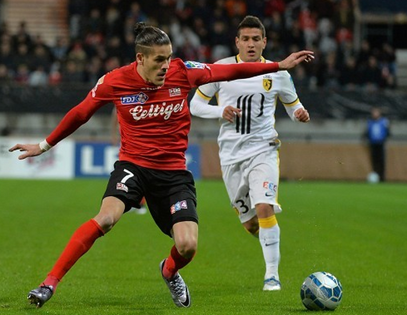 瓦朗谢纳主场惨败，连续两轮失利