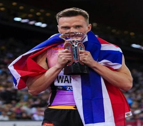 包含澳大利亚田径选手突破自我，斩获冠军的词条