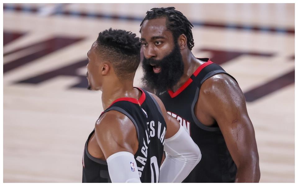 包含汉堡SV客场不敌对手，遭遇连败的词条