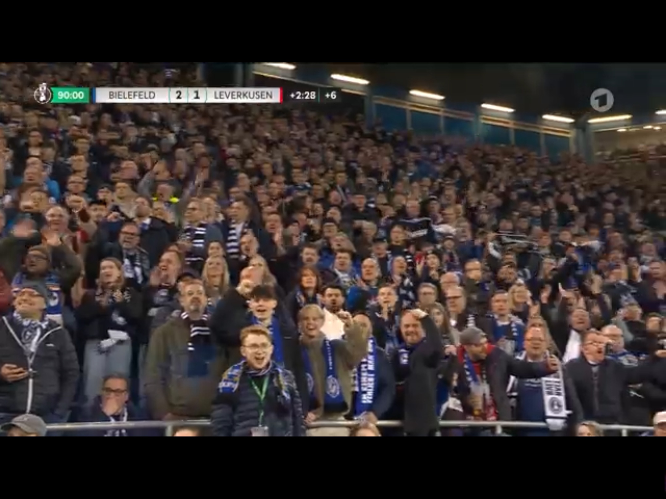 关于勒沃库森主场不敌奥格斯堡，遭遇一场惨败的信息