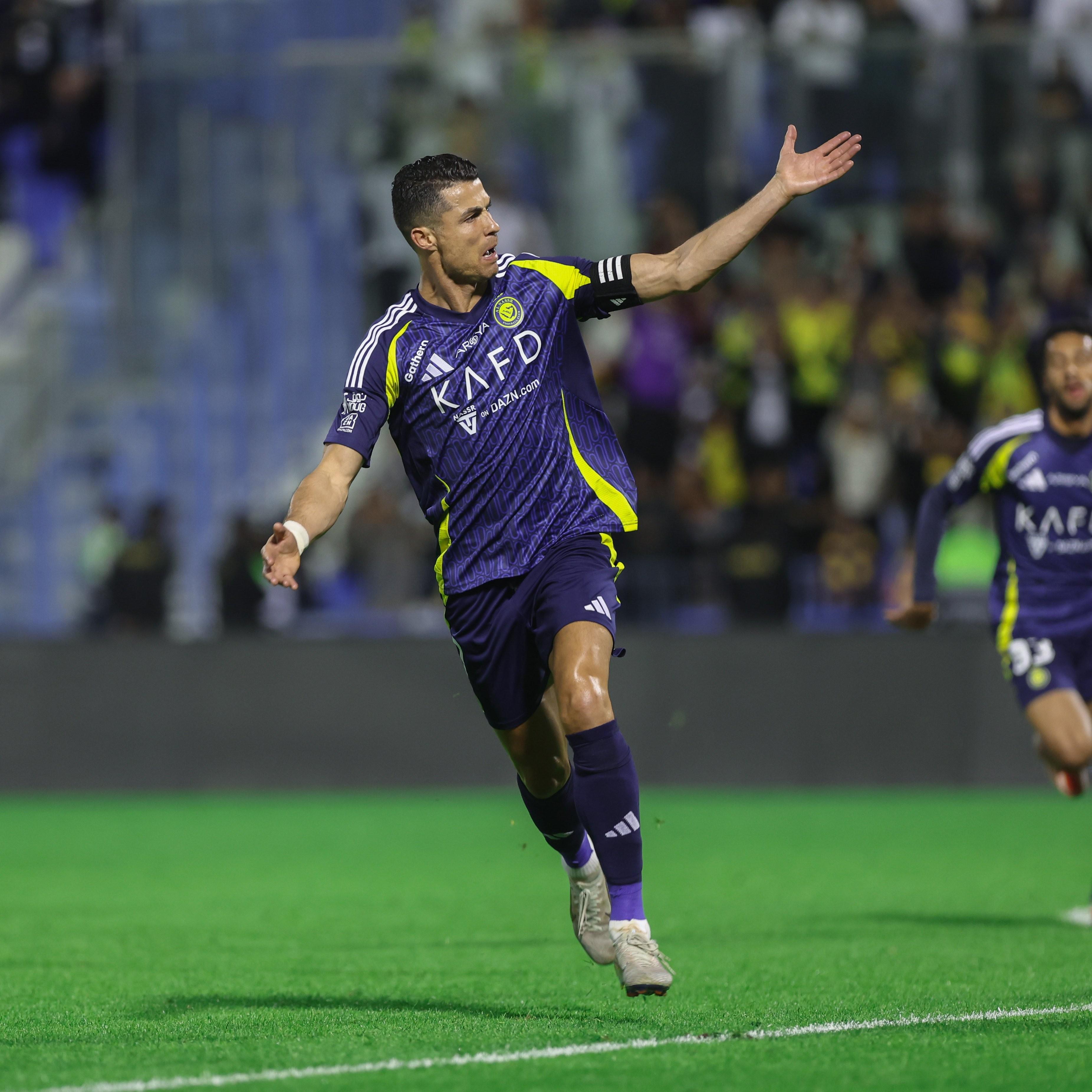 多特蒙德前锋梅开二度，助球队取得胜利