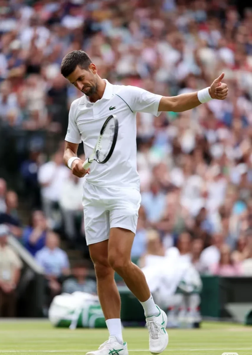 包含英国网球队碾压法国网球队，德约科维奇统治全场的词条