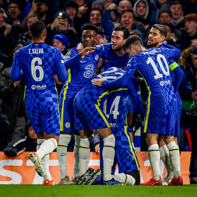 包含查尔顿竞技客场大胜，提前锁定冠军的词条