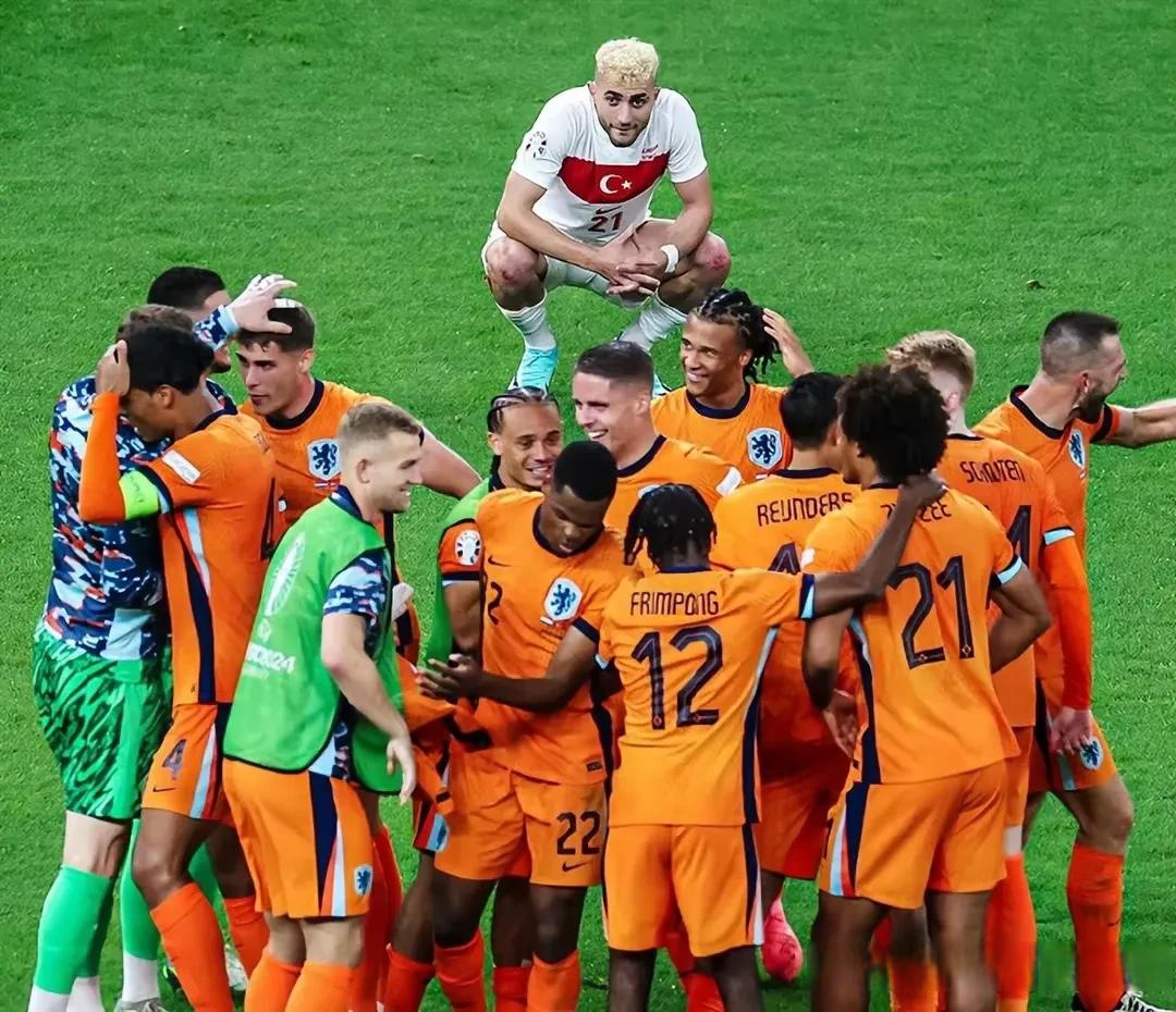 荷兰队火力全开，欧预赛击败对手晋级