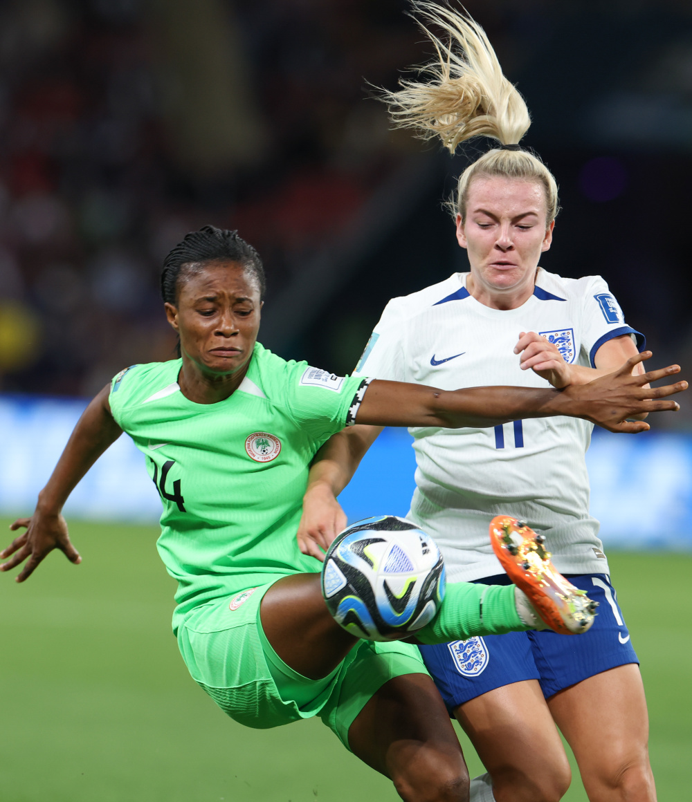 包含英格兰女足表现出色晋级世界杯四强的词条