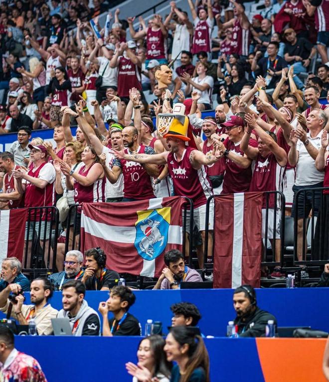 法国队碾压瑞典队，波尔关键制胜