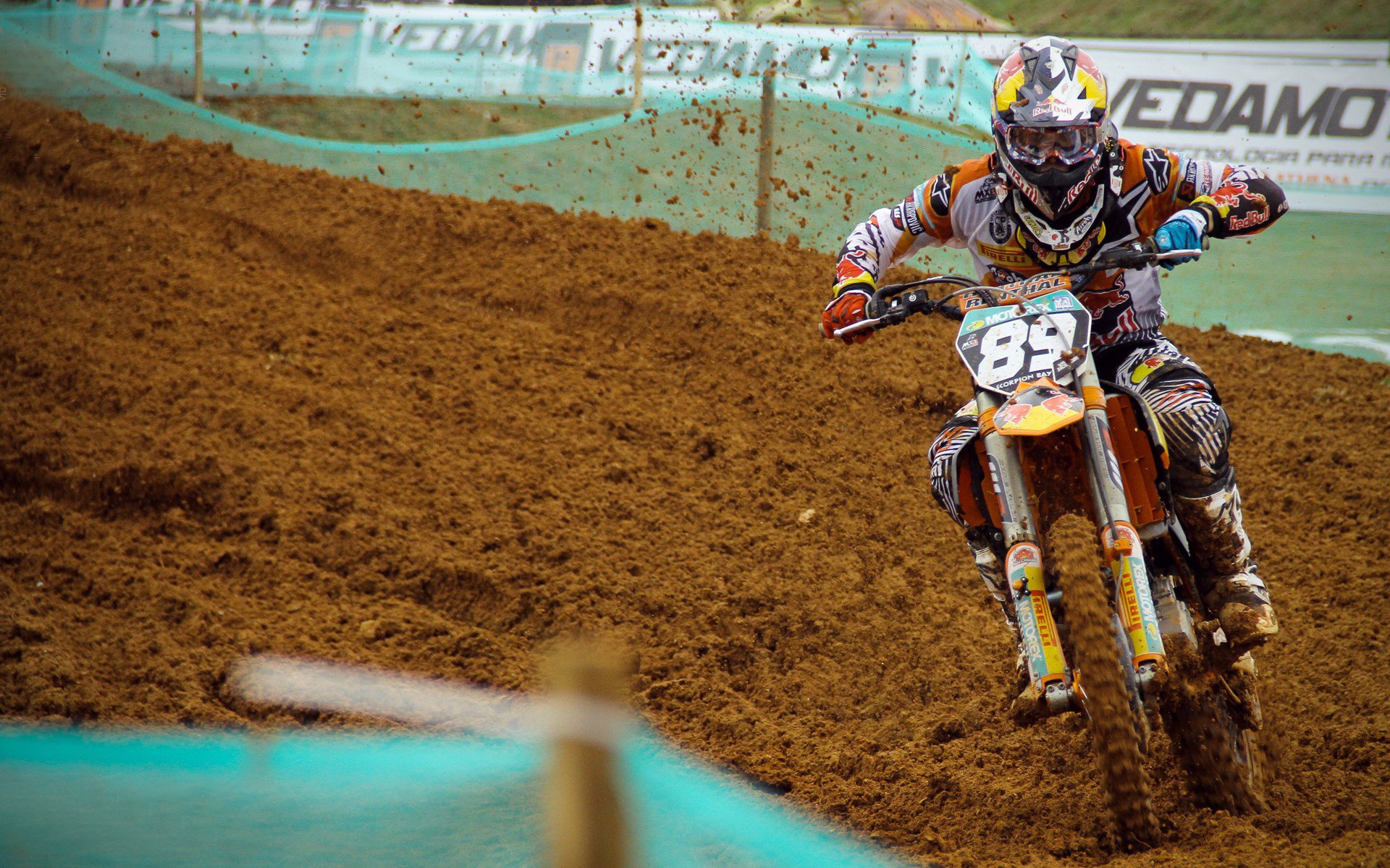 马丁内利破纪录之夜，哥伦比亚险胜勒沃库森背后的战术博弈